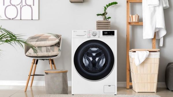 Máy giặt LG FV1411S4W sở hữu thiết kế cao cấp với bảng điều khiển cảm ứng dễ sử dụng.