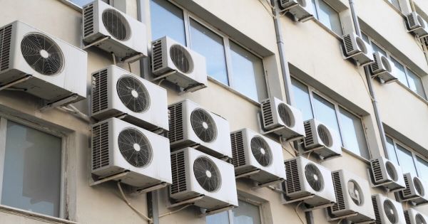 Hiện tượng điều hòa có cục nóng kêu to khi nhà bạn đang sử dụng nhưng bạn không biết nguyên nhân và cách khắc phục như thế nào. Hãy tham khảo một vài thông tin sau từ Điện Máy Thiên Phú nhé. Cục nóng bụi bẩn do không được vệ....Khi Nào Cần Gọi Thợ Sửa Chữa Chuyên Nghiệp