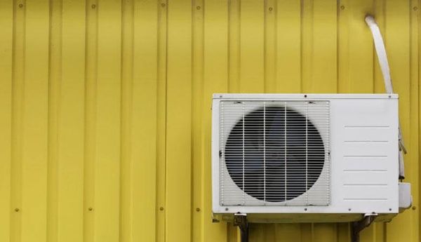 Hiện tượng điều hòa có cục nóng kêu to khi nhà bạn đang sử dụng nhưng bạn không biết nguyên nhân và cách khắc phục như thế nào. Hãy tham khảo một vài thông tin sau từ Điện Máy Thiên Phú nhé. Cục nóng bụi bẩn do không được vệ....Nguyên Nhân Khiến Cục Nóng Điều Hòa Kêu To