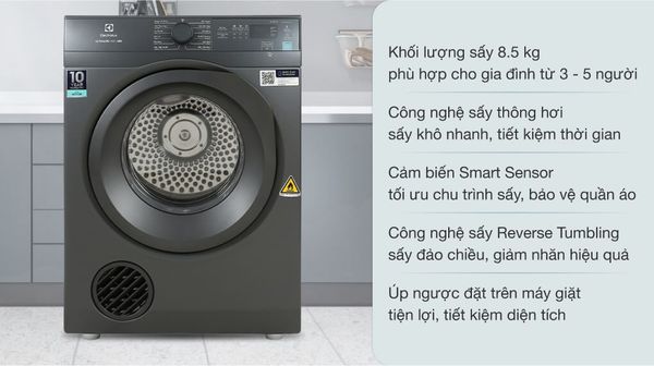 Máy sấy Electrolux EDH703BEWA có thể tự động đo độ ẩm của quần áo và điều chỉnh thời gian sấy phù hợp, giúp tiết kiệm điện năng và bảo vệ quần áo khỏi bị sấy quá lâu.