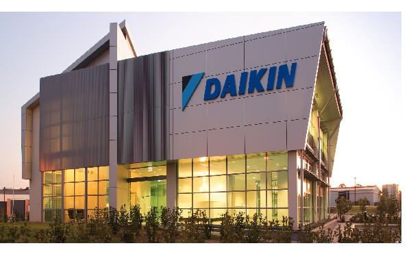 Điều hòa âm trần nối ống gió Daikin 34000BTU 2 chiều inverter 3 Pha FBA100BVMA9/RZA100DY1