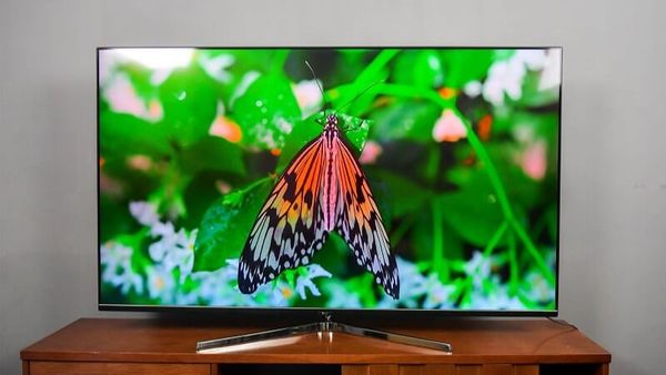 Tivi thông minh Casper 65 Inch 65035810 có màn hình 65 inch và các tính năng hiện đại.