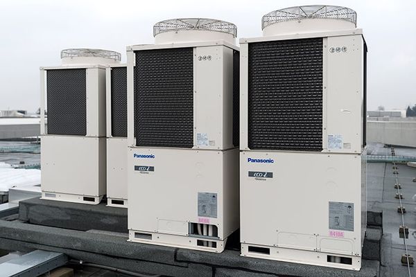 Hệ thống điều khiển thông minh của Daikin VRV IV S cho phép người dùng kiểm soát nhiệt độ từng khu vực