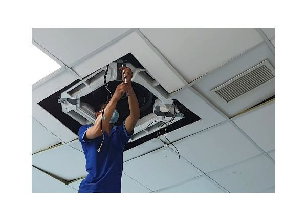 vệ sinh điều hòa âm trần