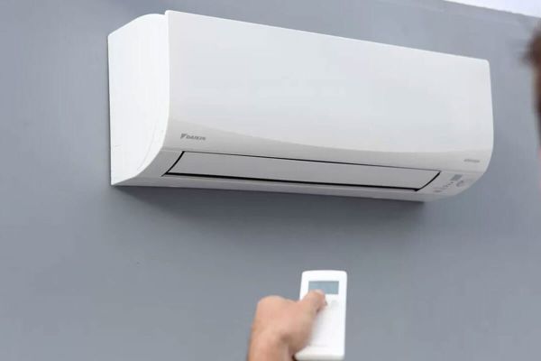 Với công suất 12000BTU, Daikin FTKY35ZVMV là lựa chọn lý tưởng cho phòng ngủ, phòng khách nhỏ hoặc văn phòng có diện tích từ 15-20m².