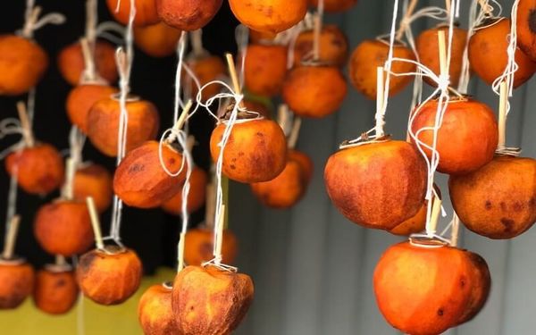 Hồng treo gió có thể được đặt trong ngăn đông nếu bạn muốn lưu trữ lâu hơn.