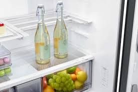Tủ lạnh LG LF150BLMAI có thiết kế hấp dẫn với cánh tủ bằng chất liệu thép không gỉ mang lại vẻ ngoài hiện đại và sang trọng