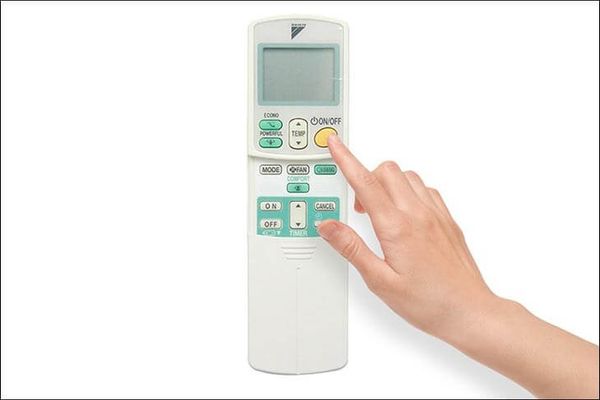 Nhấn nút MODE và chọn chế độ làm lạnh. Sau đó, hãy chọn biểu tượng làm lạnh, có hình bông tuyết.