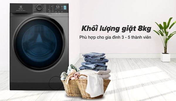 Lồng giặt Lily độc quyền của Electrolux có dòng nước mạnh mẽ giúp giặt sạch sâu nhưng vẫn nhẹ nhàng với sợi vải, tránh gây hư hại cho quần áo.