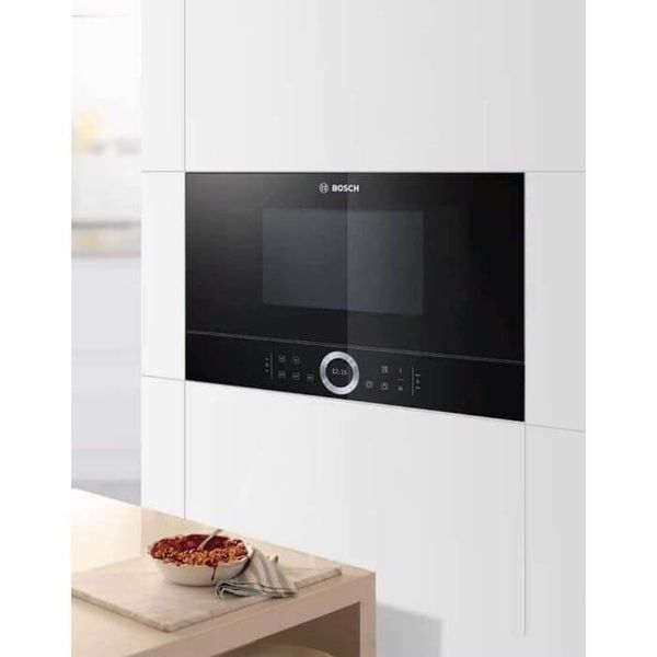 Lò vi sóng Bosch BFL634GB1B có các bề mặt dễ dàng vệ sinh