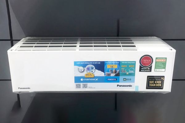 Panasonic CU/CS-RU12AKH-8 được thiết kế để thực hiện tốt trong mọi loại thời tiết, từ độ ẩm cao đến những ngày hè nóng bức.