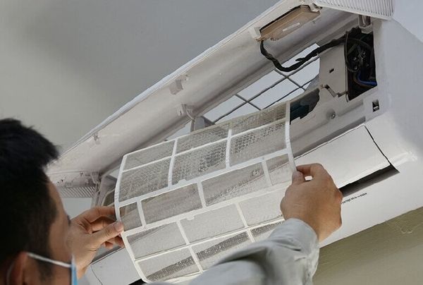 Bảo dưỡng và vệ sinh không đúng cách