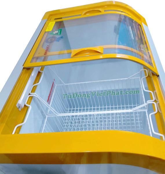 Dàn lạnh được làm từ toàn bộ đồng nguyên chất tăng khả năng làm lạnh và độ bền của hàng hóa.