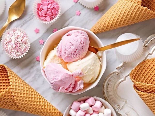 Đảm bảo không khí không lọt vào kem bằng cách bọc chúng trong màng bọc thực phẩm hoặc bỏ chúng vào túi ziplock.