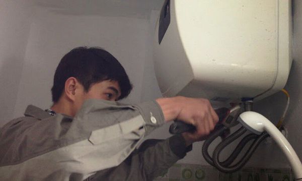 vệ sinh nóng lạnh thường xuyên