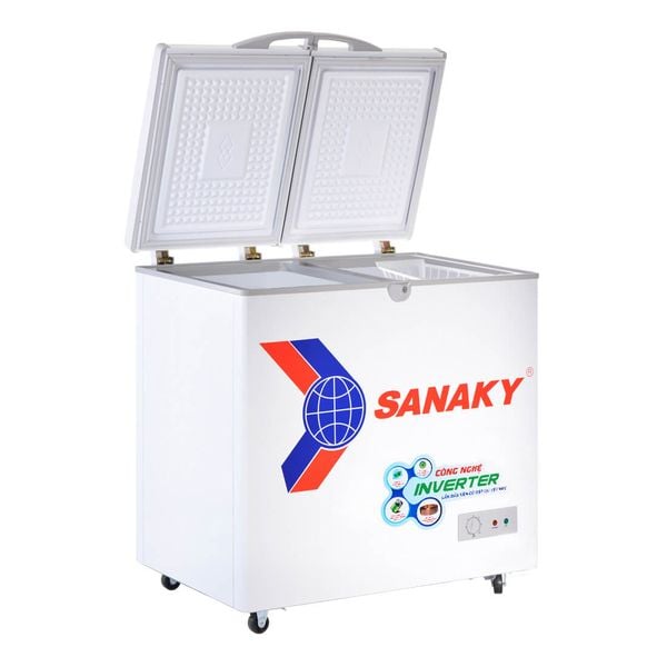 Tủ đông Sanaky VH-2599A3 có thiết kế hiện đại và vỏ ngoài bằng thép sơn tĩnh điện bảo vệ tủ khỏi gỉ sét và ăn mòn trong môi trường ẩm ướt