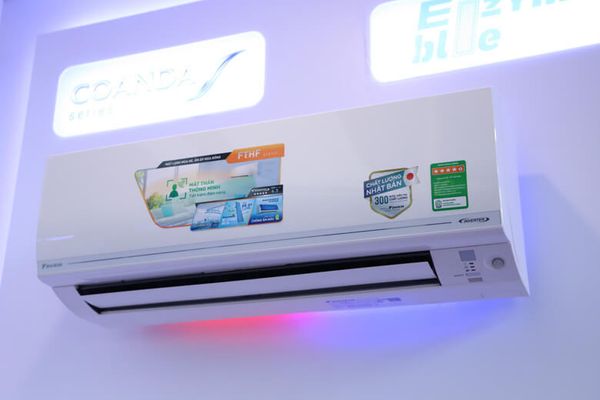 Điều hòa Daikin 2 chiều 9000BTU inverter gas R32 FTHF25XVMV