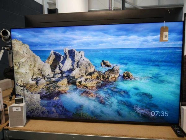 Sony Bravia XR-55X90J—Smart TV 4K tuyệt vời với độ sáng và độ tương phản