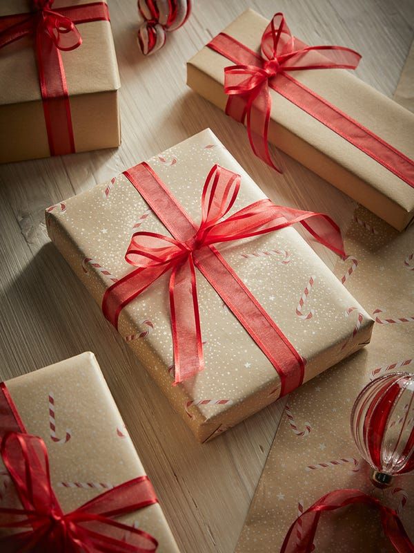 Top 10 món quà tặng người thân thiết thực và hữu dụng nhất năm 2025