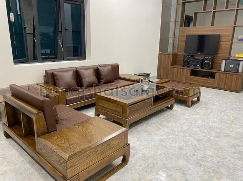 Các mẫu sofa kiểu Nhật dáng đơn giản giúp không gian phòng khách gọn gàng và rộng rãi hơn.