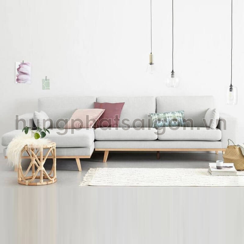 Để có thể đồng điệu với các kiểu sofa khác nhau, chân gỗ cũng được chia làm nhiều loại.