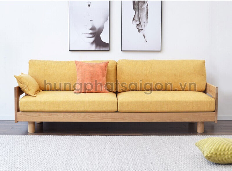 Loại sofa này thường là bằng gỗ tự nhiên với bề mặt được xử lý mềm mịn, tạo độ thoải mái khi ngồi