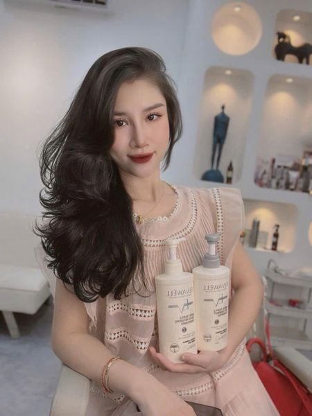 [REVIEW CHI TIẾT] Cặp dầu gội giảm gàu siêu suôn mượt Elvawell: Có thực sự hết gàu ngứa như lời đồn?