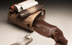 VÌ SAO SẢN PHẨM DA CÁ SẤU LUÔN ĐẮT ĐỎ?