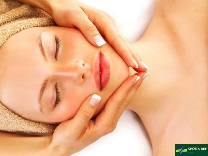 Các phương pháp massage mặt chống lão hóa hiệu quả