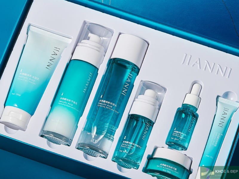 Một bộ chăm sóc da mặt gồm những gì?