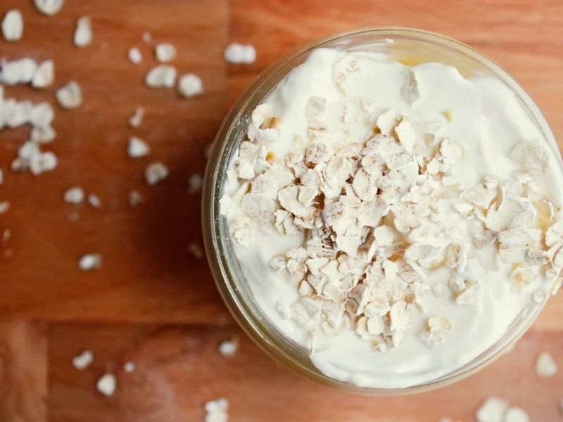 Giảm thâm vùng bẹn, háng với yến mạch và sữa chua