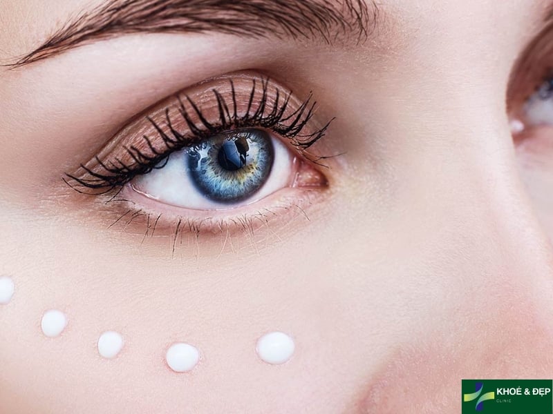 Khi nào thì nên dùng kem dưỡng mắt?