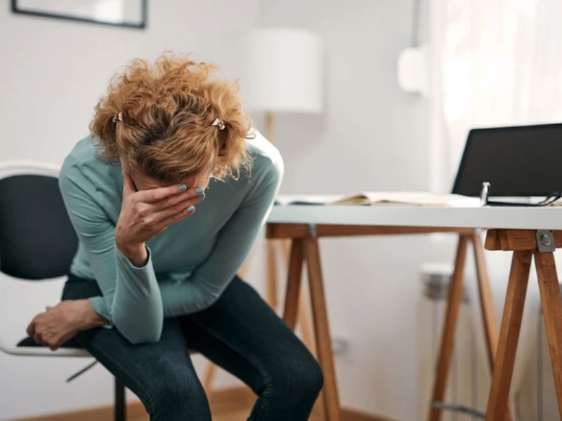 Không cúi mặt xuống đất