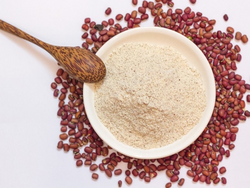 Làm trắng da bằng sữa tươi và bột đậu đỏ