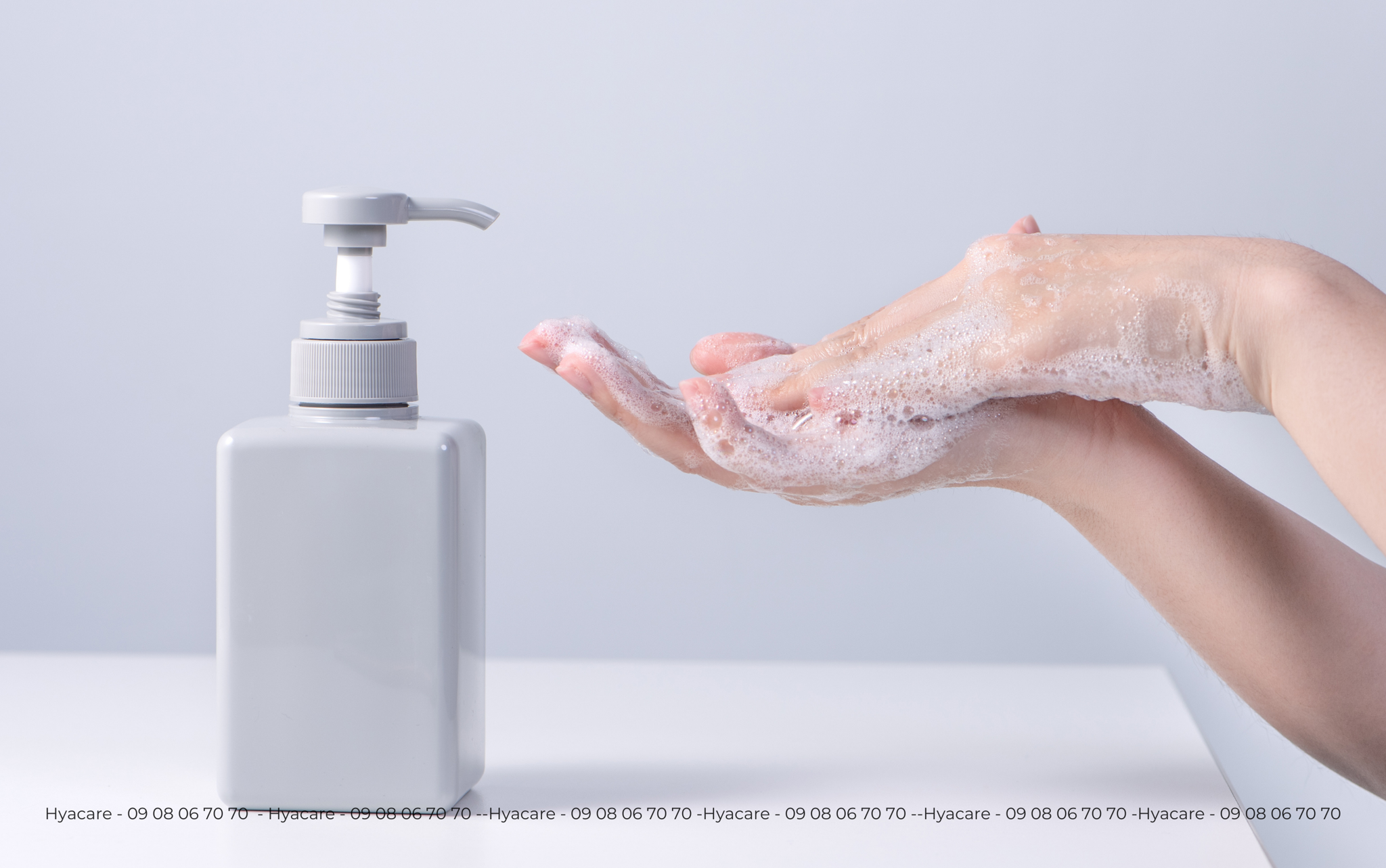 Sử dụng dung dịch vệ sinh dịu nhẹ