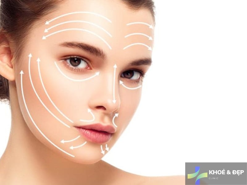 Massage nâng cơ mặt