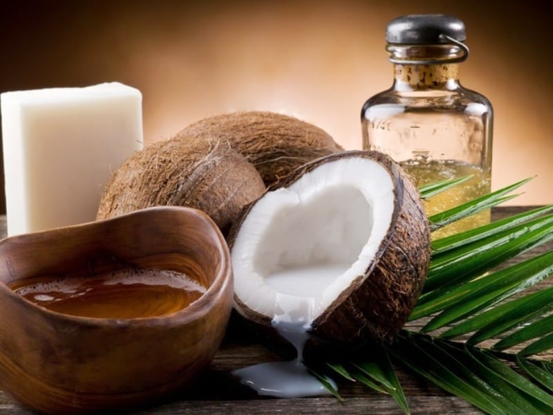 Mặt nạ táo tạo từ dầu dừa
