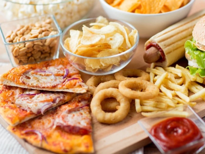 Nên loại bỏ các thực phẩm không cần thiết