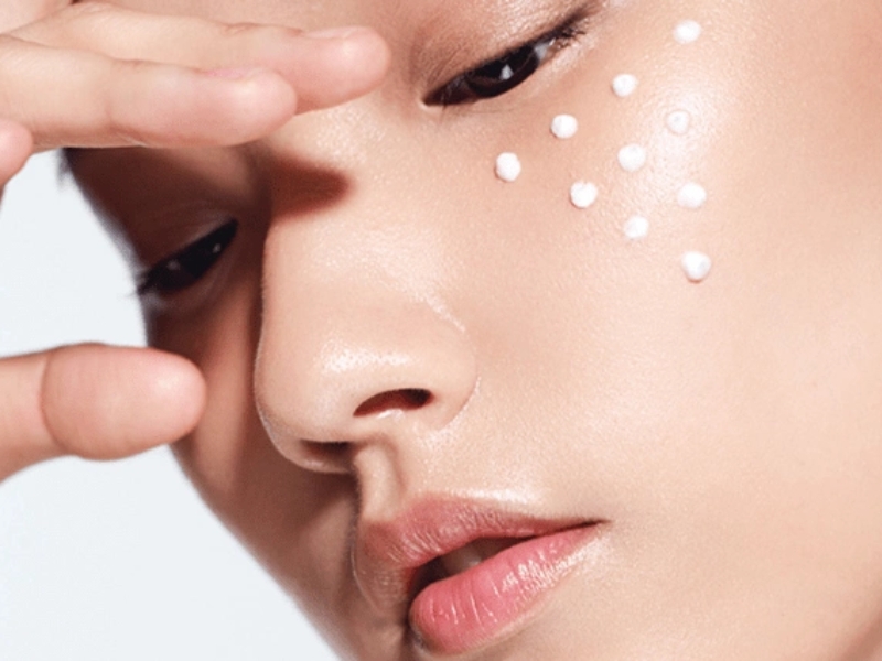 Sử dụng kem chống nắng hằng ngày