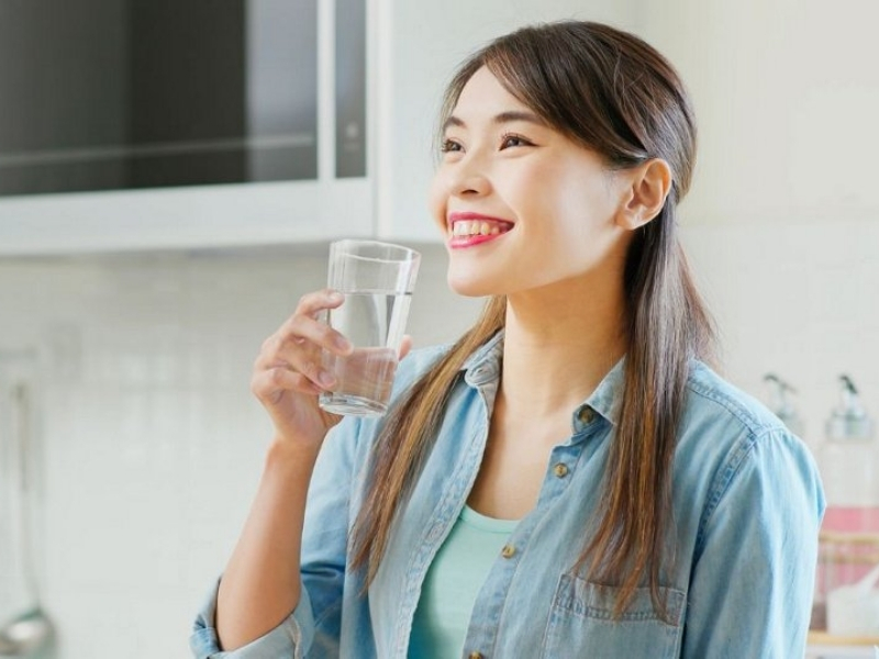 Uống đủ nước cho cơ thể