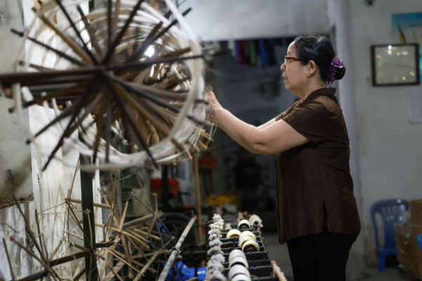 Làng nghề thủ công: Những đôi bàn tay gìn giữ giá trị Việt cần được bảo tồn