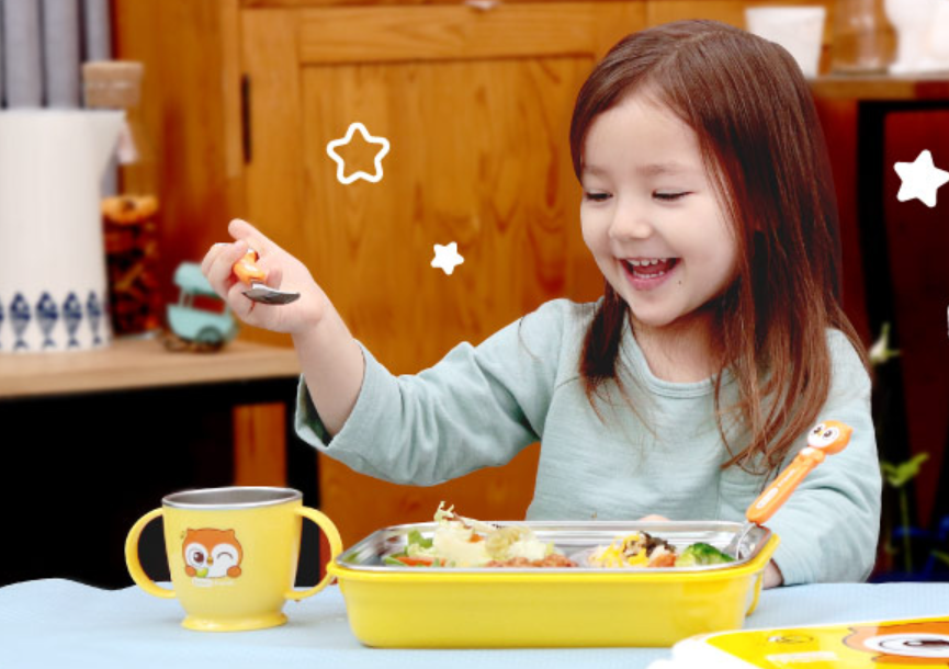 Cách tập cho bé tự ăn: giáo dục sinh hoạt độc lập