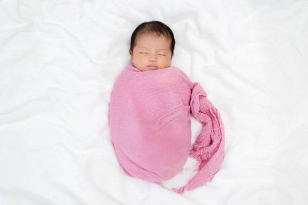 Khăn quấn bé sơ sinh nào dành cho con yêu của bạn?