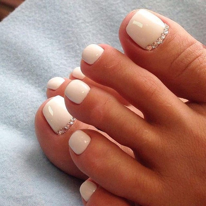 Top 22 mẫu nail chân màu trắng đẹp nhẹ nhàng xu hướng 2023