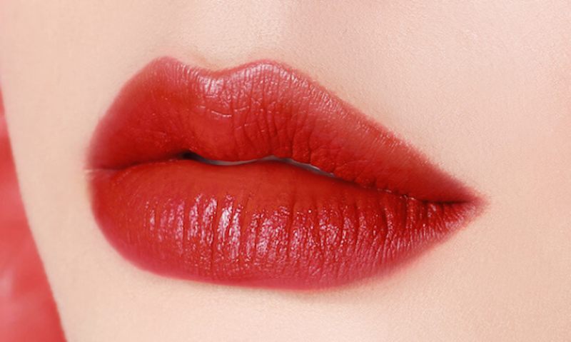 Phun môi màu đỏ cherry – Khí chất thanh lịch, quý phái