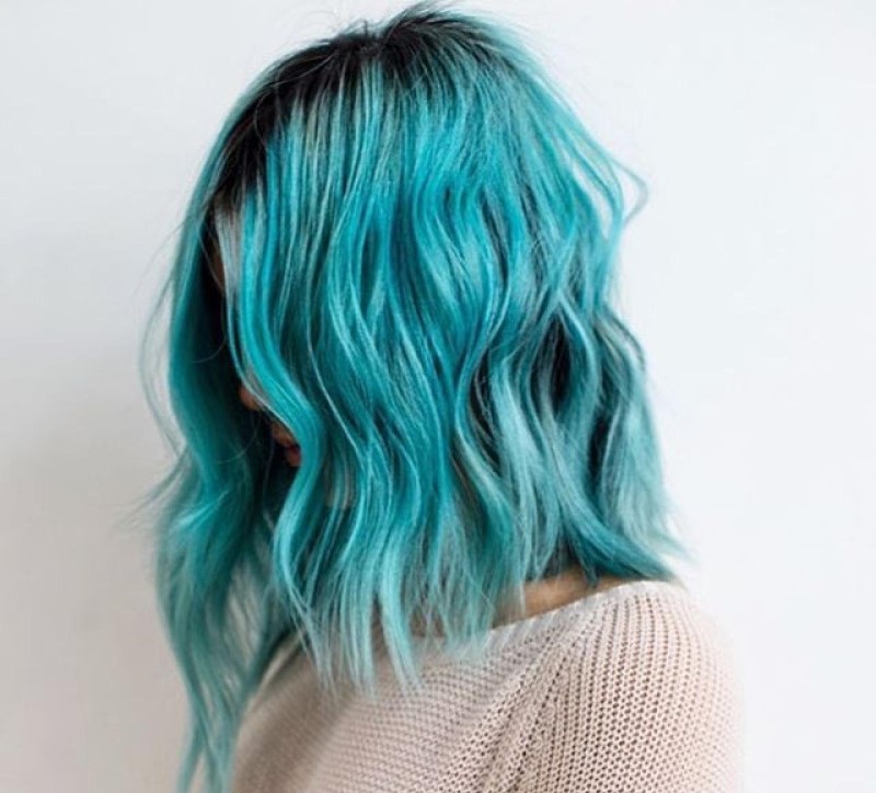 [Mới 2023] Công thức nhuộm tóc màu xanh ngọc lên màu chuẩn