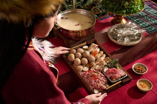 LẨU DÊ MÔNG CỔ - THỬ LÀ “ĐỔ”