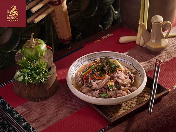 Món dê hấp chuối rừng tại dê ngon quán