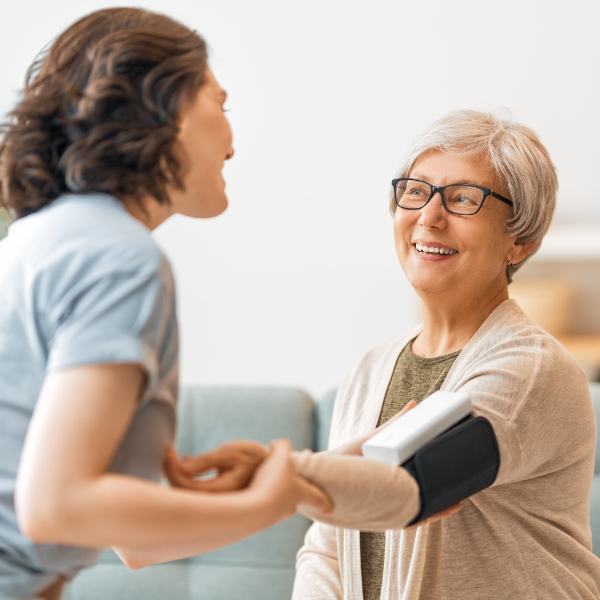 Cách đo huyết áp chính xác: Hướng dẫn và lời khuyên để đo huyết áp đúng