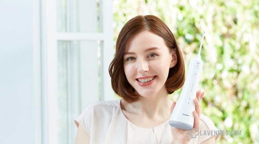 Bí Quyết Chăm Sóc Răng Miệng Của Chloe Nguyễn Với Máy Tăm Nước Panasonic EW1513